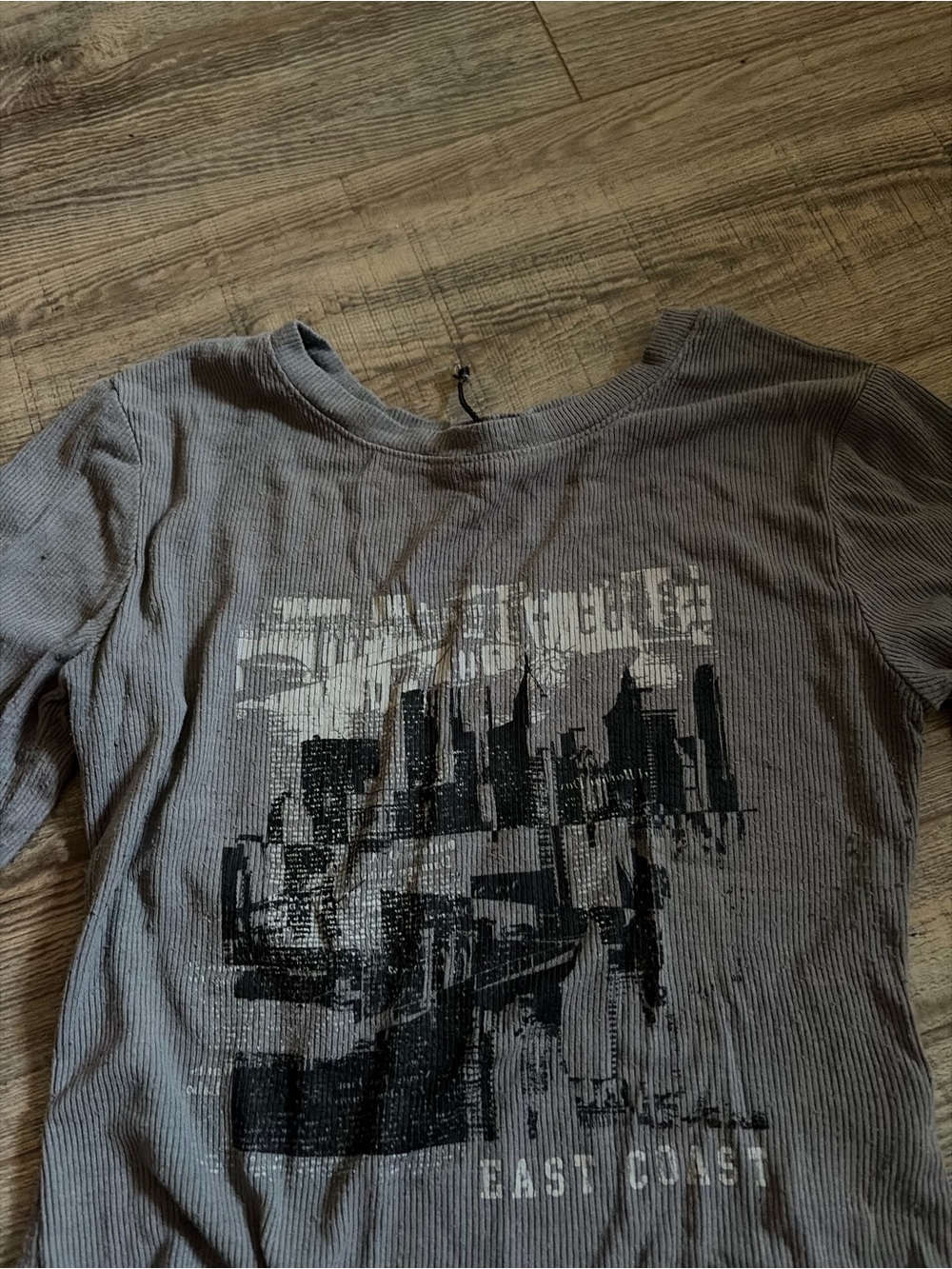 Garage Gray Ribbed Long-Sleeve Top with Black & White East Coast Graphic